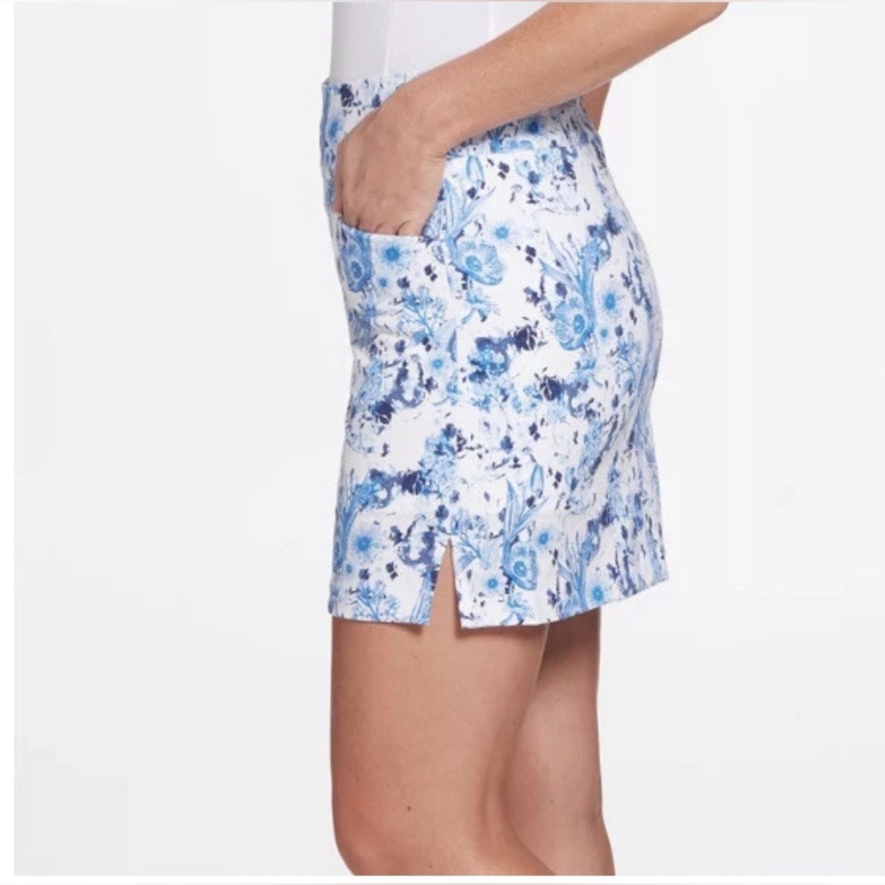 Lady Hagan Floral Blue Toile Skort - Picture 3 of 11